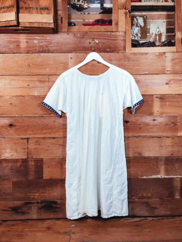 303 White Dresses Bandanas Custom VERSO scaled